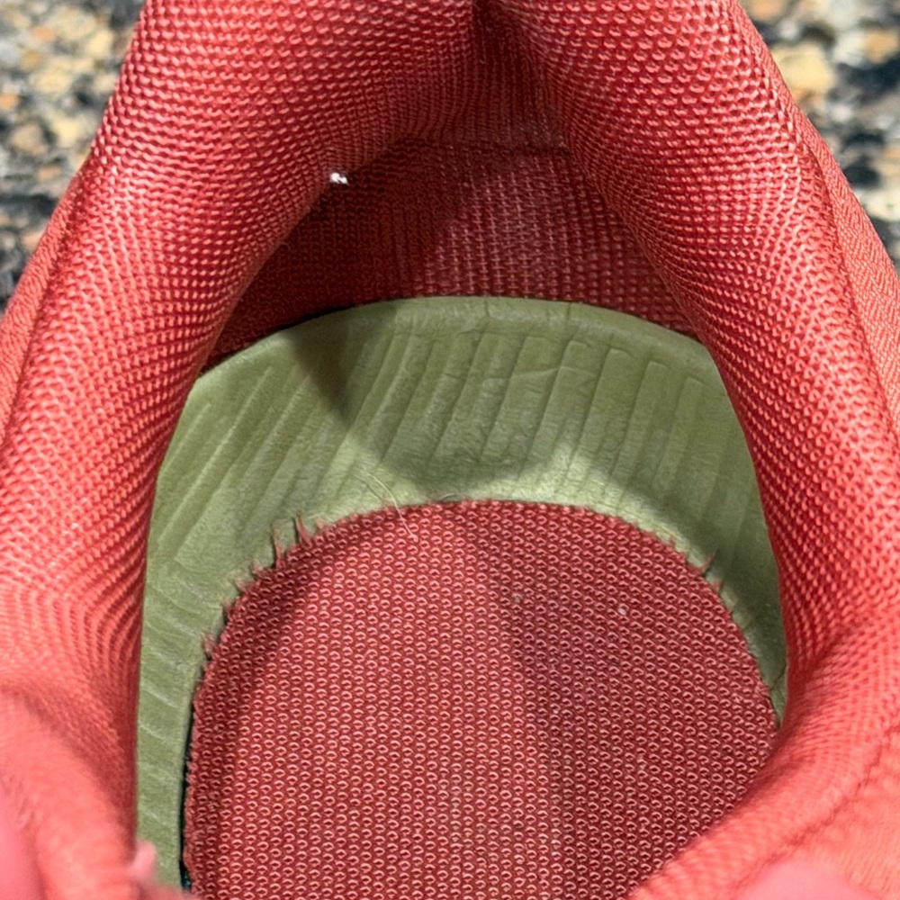 On Running Women's Running Shoes - Red and Green ladies 8.5 - Picture 8 of 9